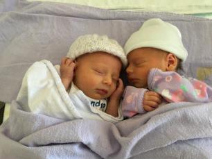twins-new-born